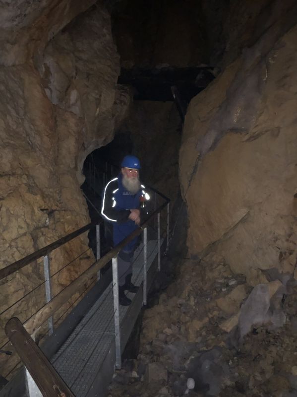 Wörgel, Buchackeralm, Eishöhle
