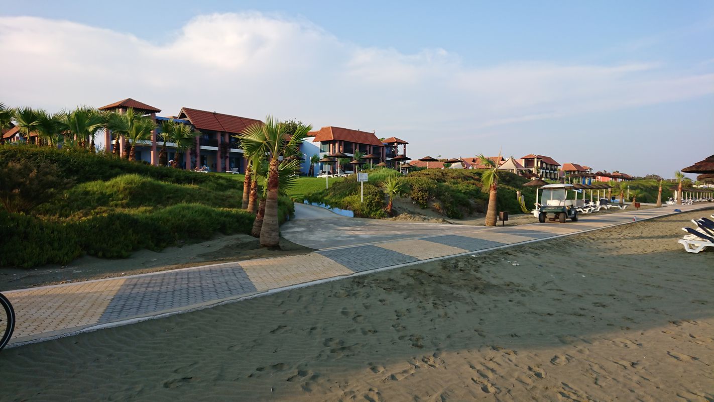 sveltos Hotel to snorkel in alaminos with two kite sufe zones on the way. close to water mostly gravel after Larnaca