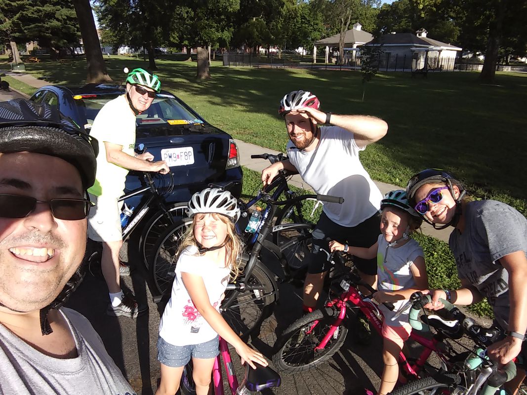 Group Ride ib Carthage, MO.