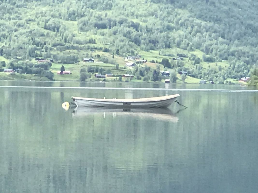 from the camping to the end of the lake