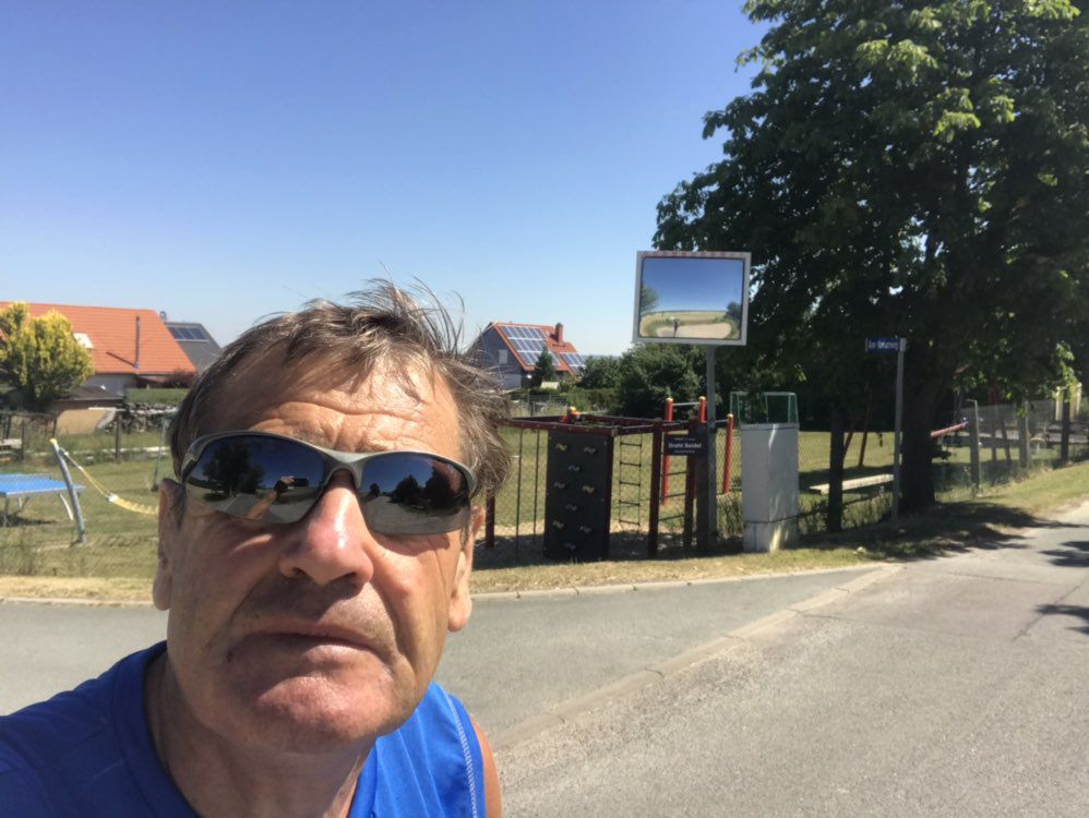 Gerade Fahrt in Großschwabhausen