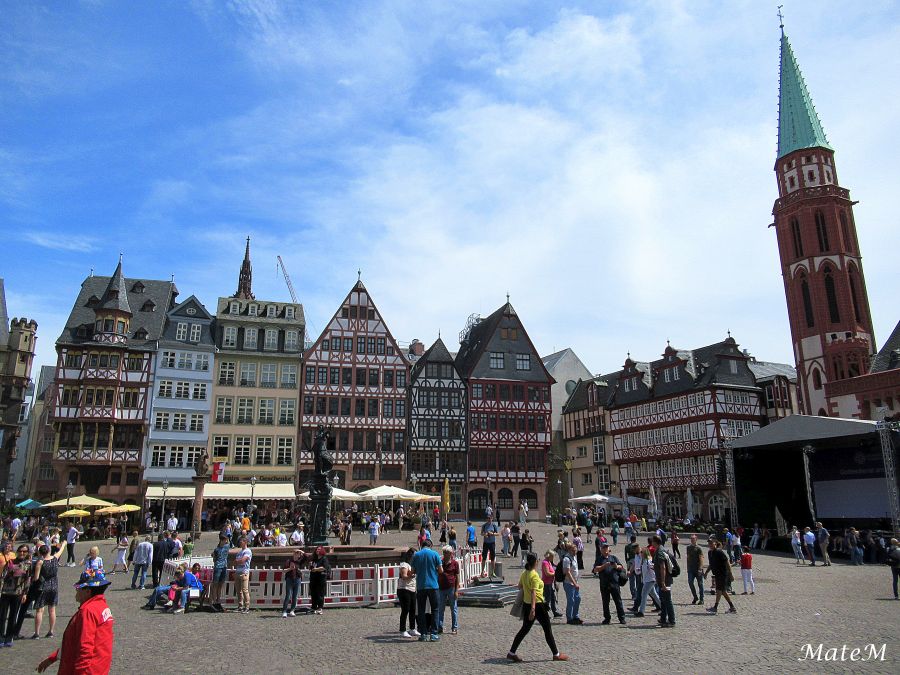 Hebe Bild 11 entlang der Bikemap-Route "2019 Frankfurt am Main" hervor