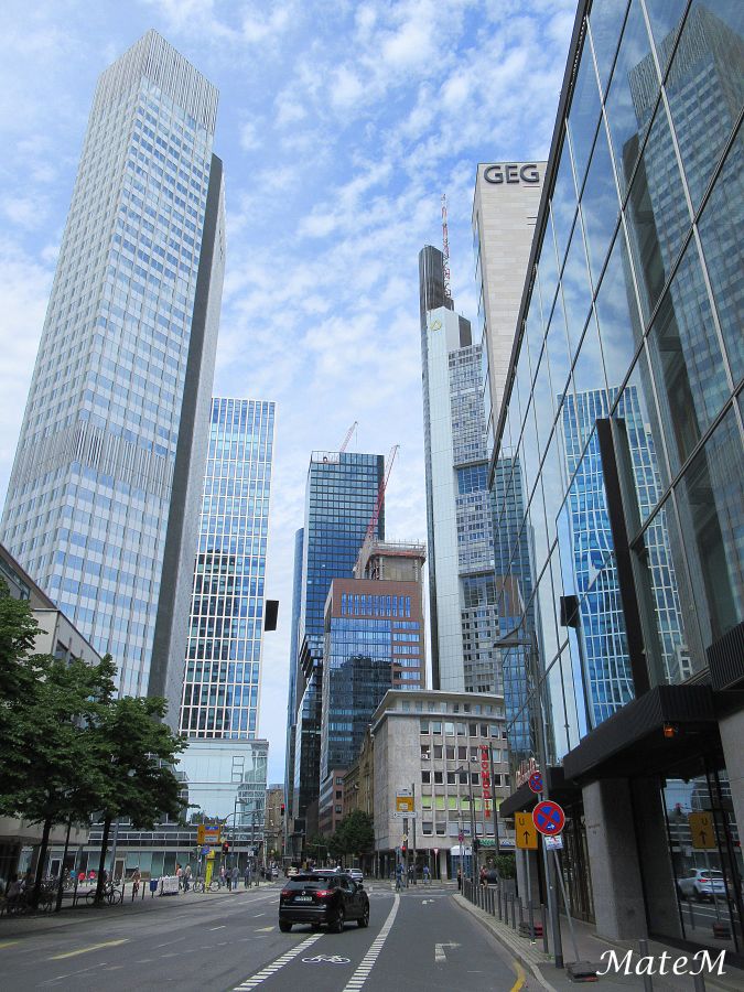 Hebe Bild 4 entlang der Bikemap-Route "2019 Frankfurt am Main" hervor