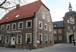 Hebe Bild 1 entlang der Bikemap-Route "Schloss Ahaus - Quantwick - Wüllen - Schloss Ahaus" hervor Hebe Bild 1 entlang der Bikemap-Route "Schloss Ahaus - Quantwick - Wüllen - Schloss Ahaus" hervor