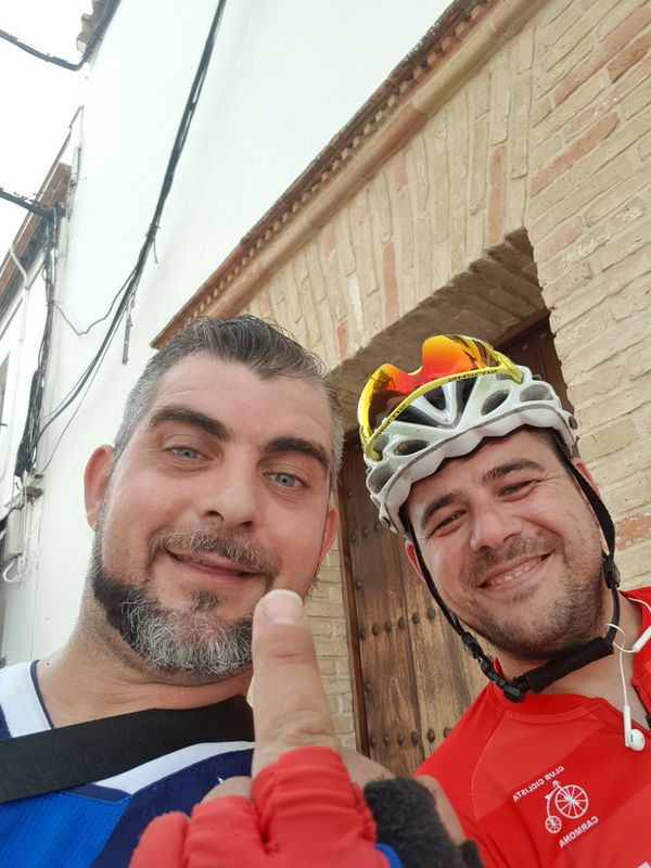 2 medias