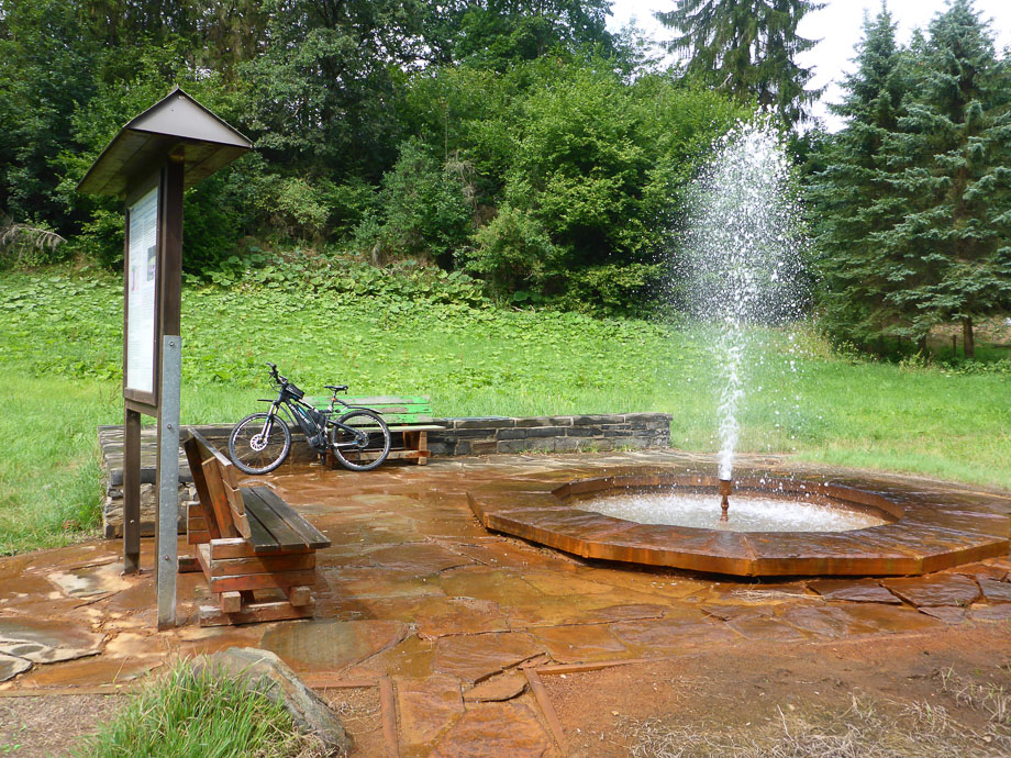 Hebe Bild 6 entlang der Bikemap-Route "Mit dem Rad ums Dorf - Kürbitz" hervor