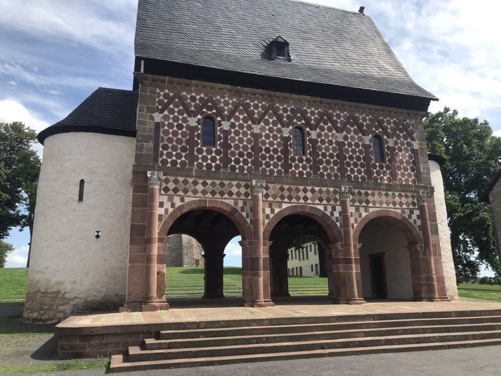 Moderater Rundkurs von Zwingenberg über Langwaden Lorsch Bensheim Zwingenberg