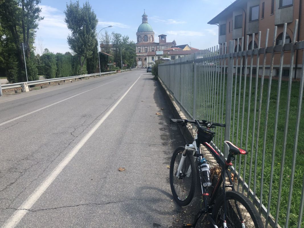 Moderate route in Pianengo