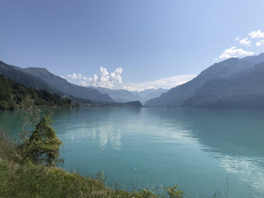 Crisp ride in Brienz