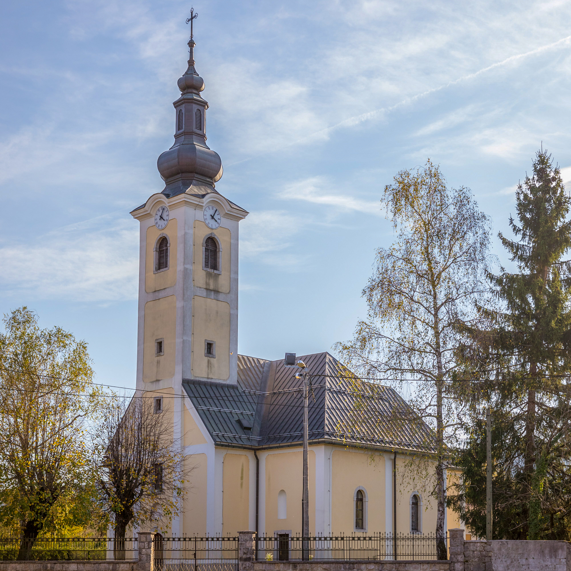 Hebe Bild 3 entlang der Bikemap-Route "Karlovac County - R25" hervor
