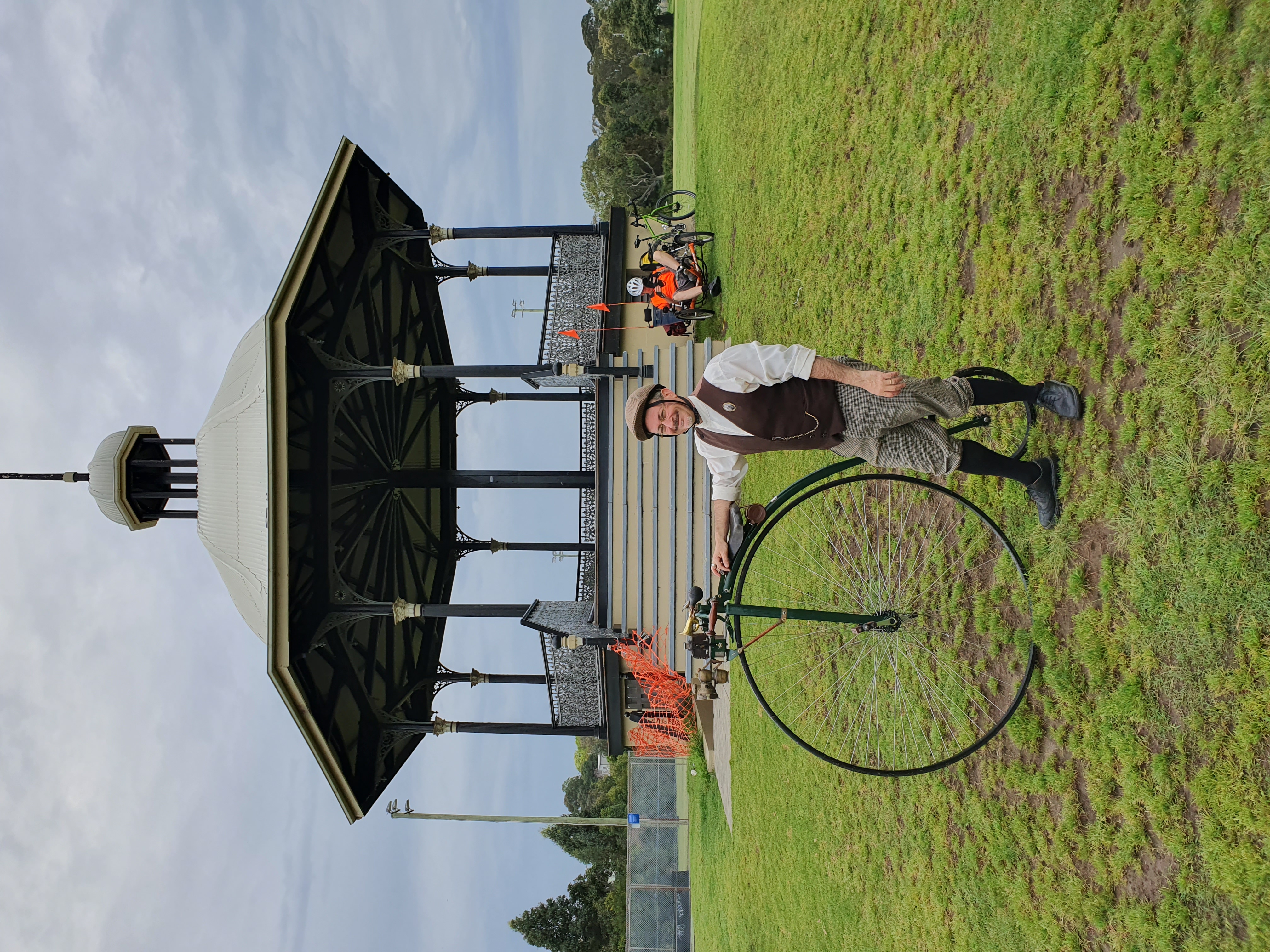 Tweed Ride  from Lambton to Farmers Markets