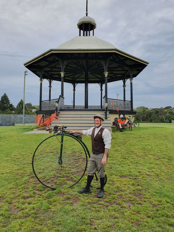 Tweed Ride  from Lambton to Farmers Markets