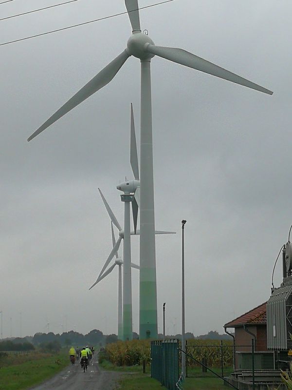 Windkraftanlage mit Aussichtsplattform
