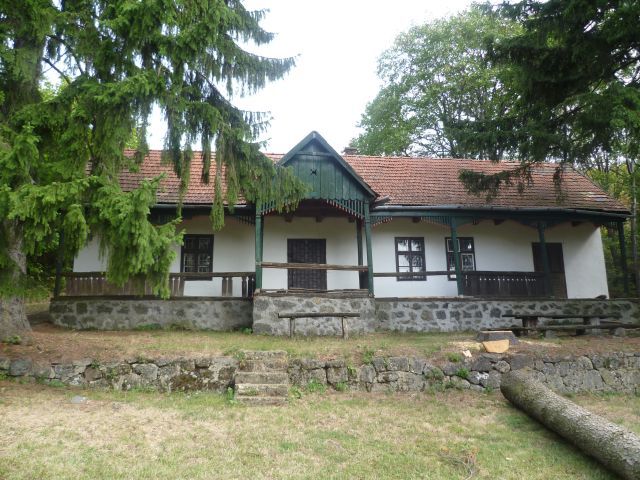 Parád-Markaz (MEK: ZÖLD jelzés)