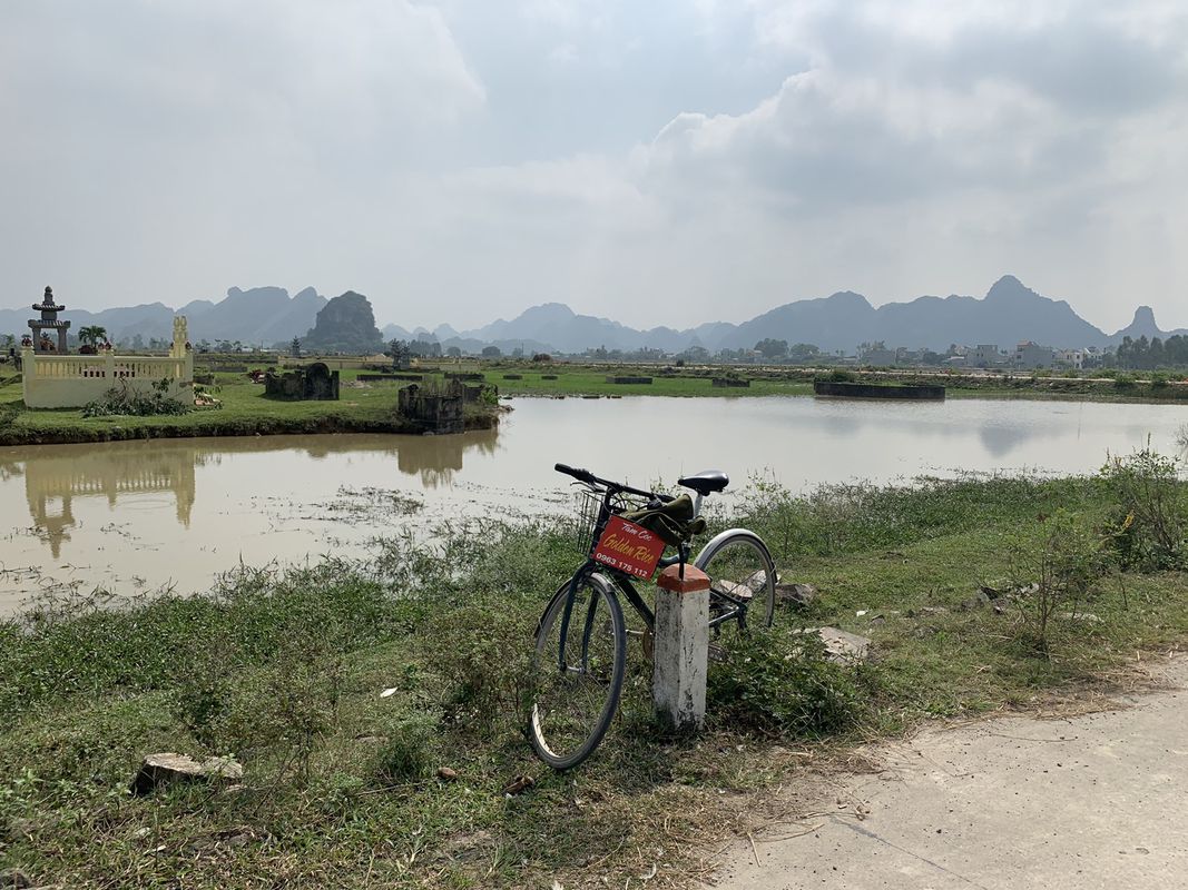 Slow ride in H. Hoa Lư