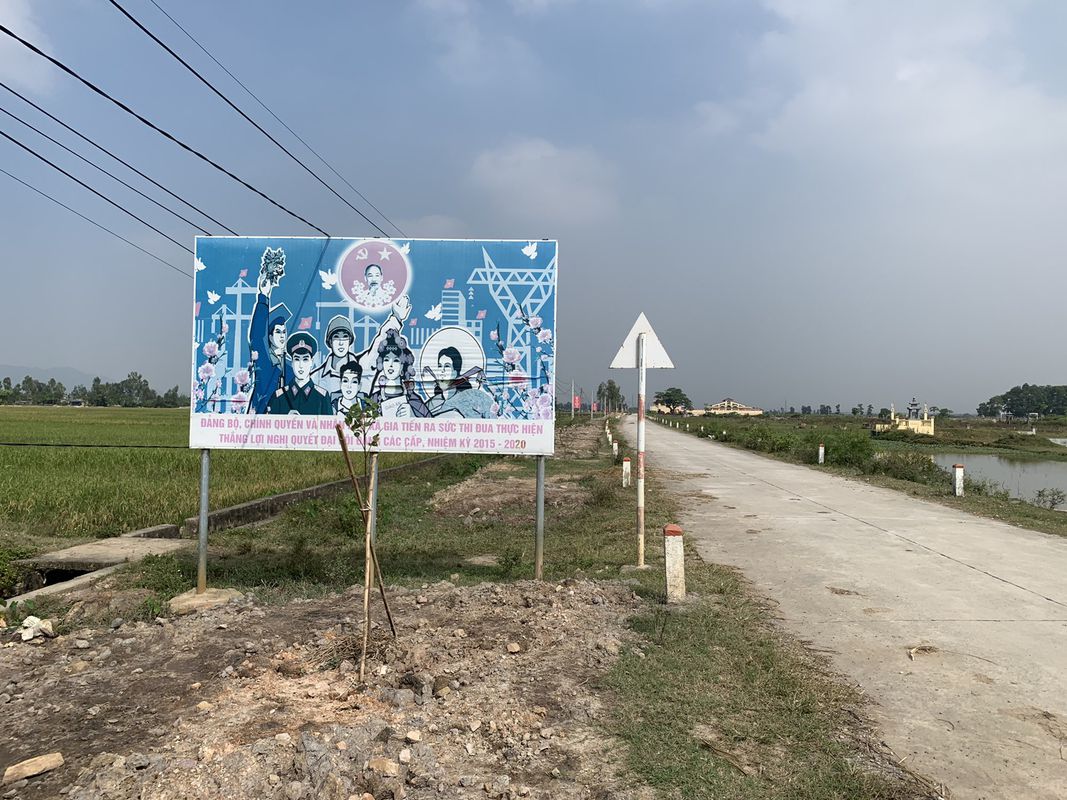 Slow ride in H. Hoa Lư