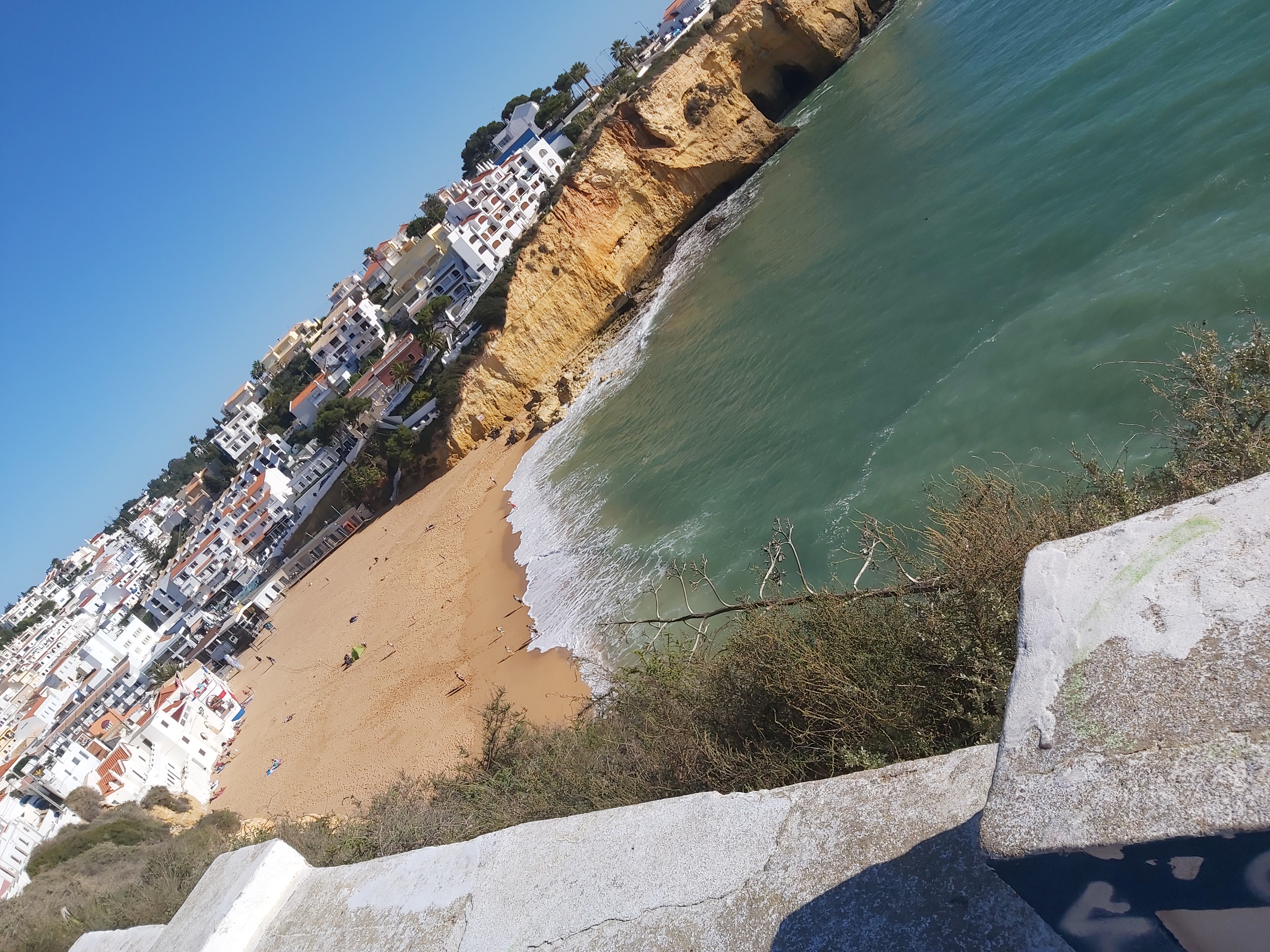 Ferragudo to Salgados via Carvoeiro, Benagil, Marinha with its cats and coffee and Armacao de Pera