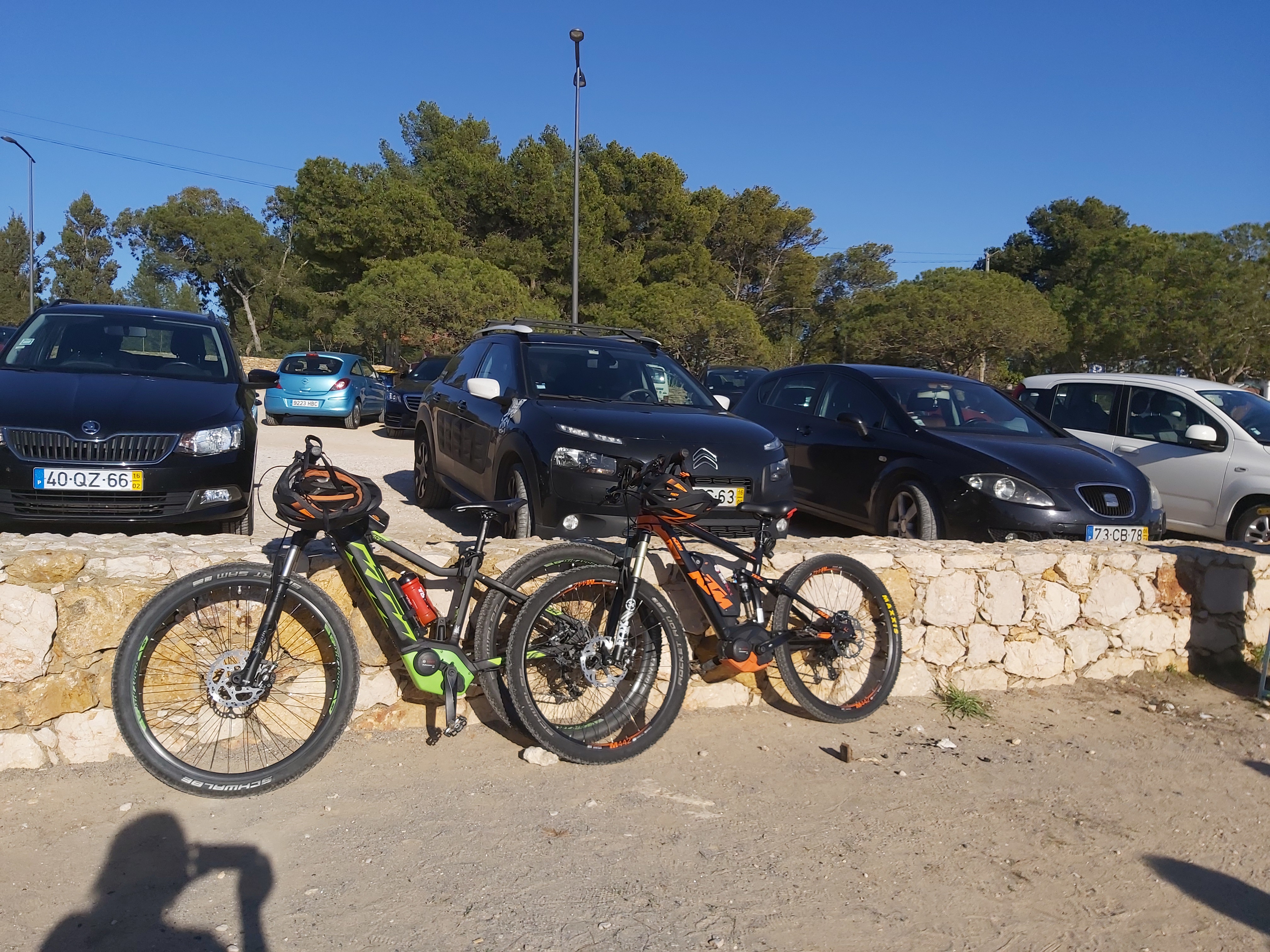 Ferragudo to Salgados via Carvoeiro, Benagil, Marinha with its cats and coffee and Armacao de Pera