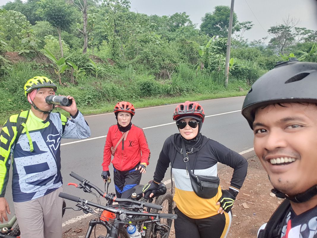 Steady ride in Kecamatan Sukaluyu