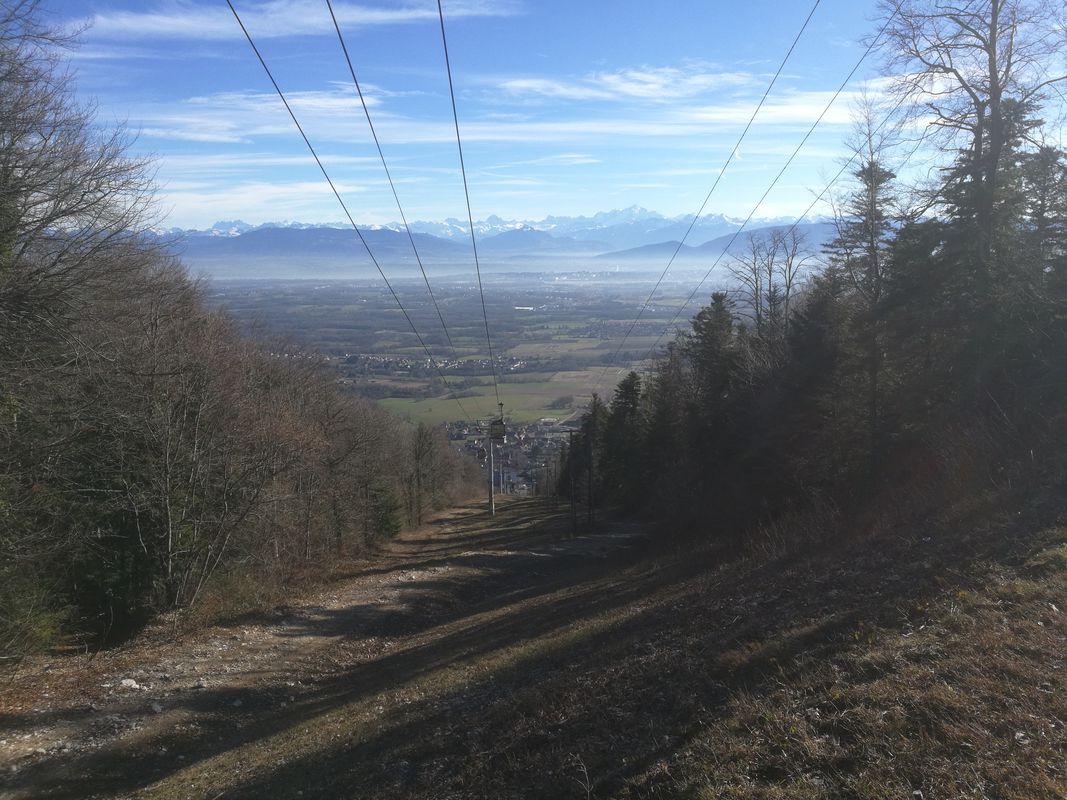 Fast ride in Saint-Genis-Pouilly