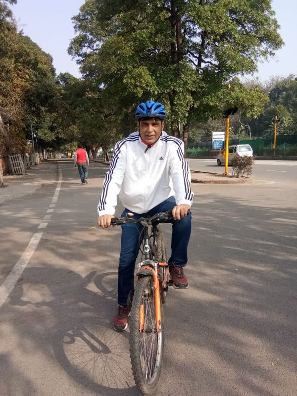 Slow ride in New Delhi
