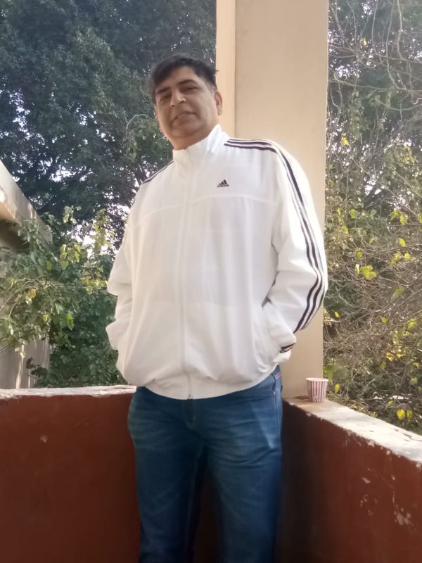 Slow ride in New Delhi