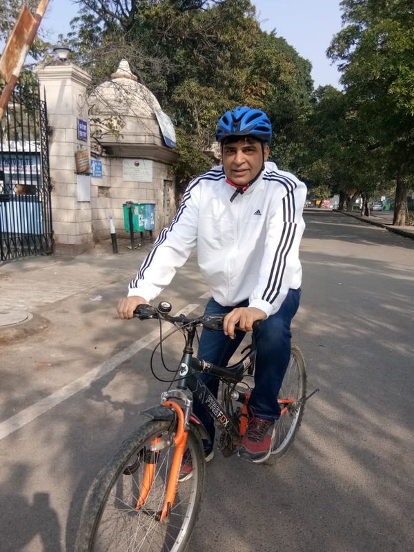 Slow ride in New Delhi