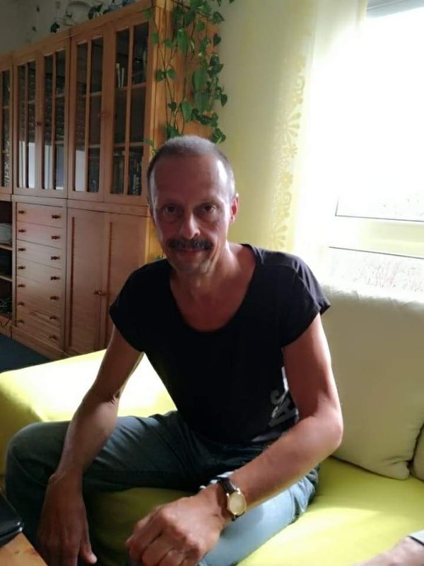 Entspannende Route in Tambon Tha Lat