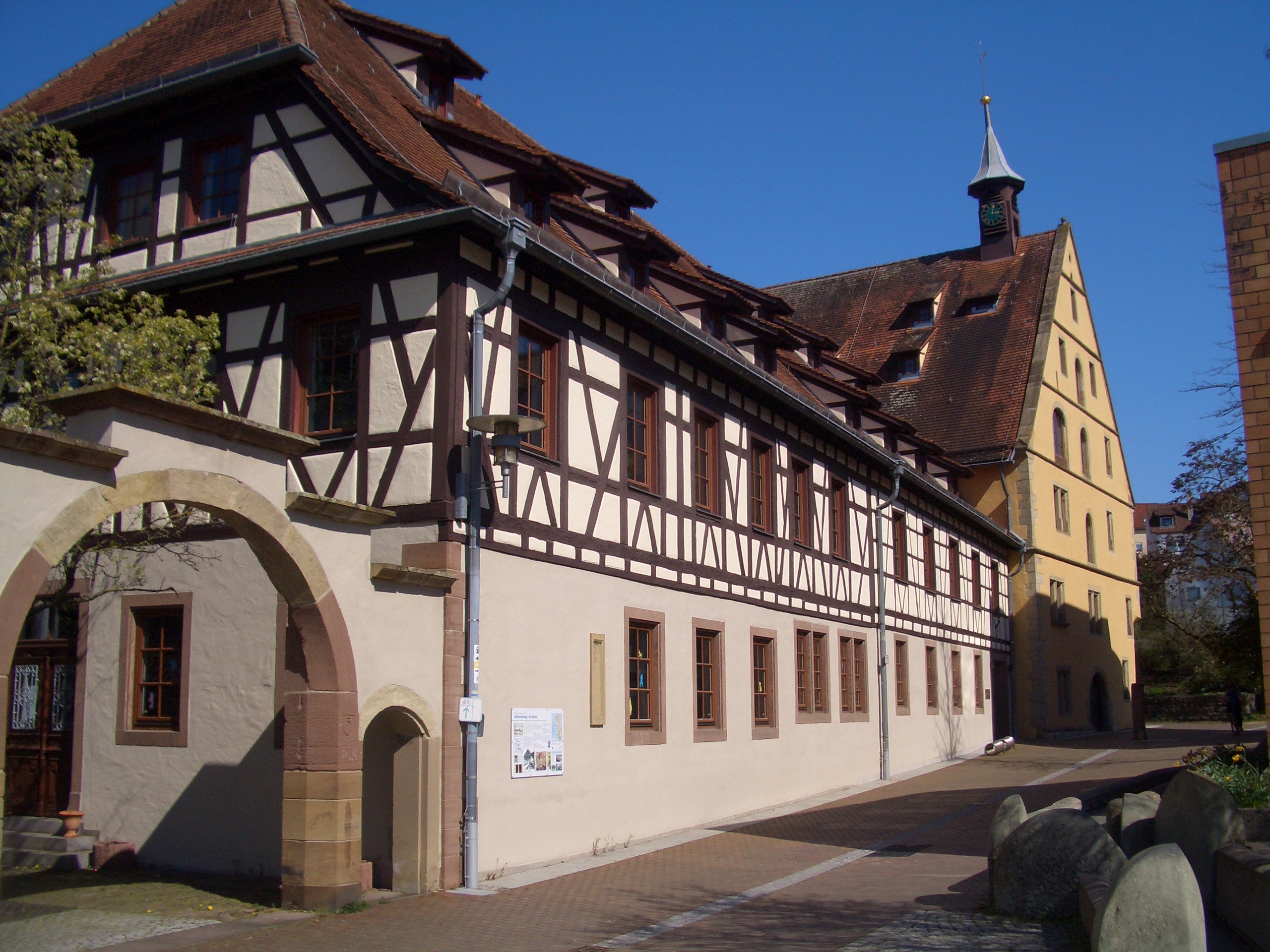 Hebe Bild 14 entlang der Bikemap-Route "Kloster-Route" hervor Hebe Bild 14 entlang der Bikemap-Route "Kloster-Route" hervor