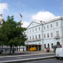 Home to Parque de Nacoes