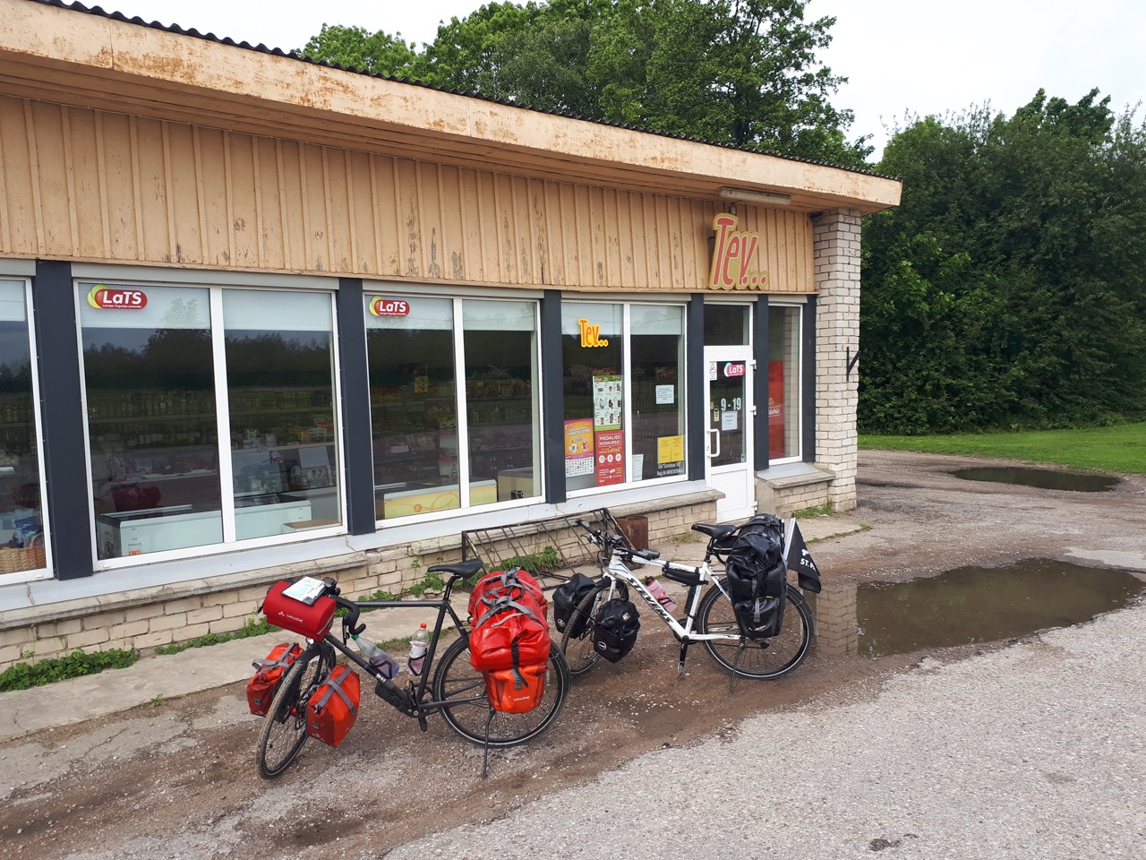 Hebe Bild 1 entlang der Bikemap-Route "Baltikum-Belarus 06/17: Pāvilosta (LVA) - Šventoji (LTU)" hervor