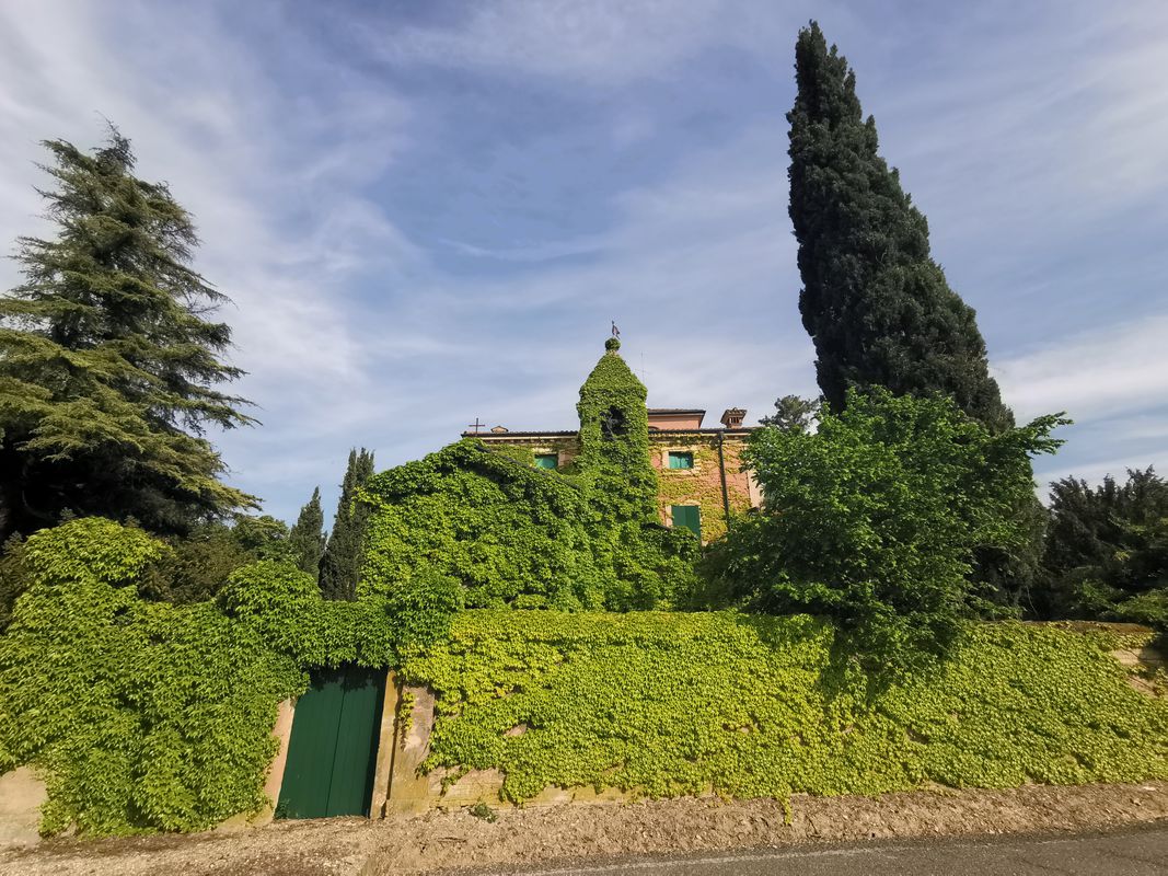 Da Via Emilia Est 29, Modena a Via Emilia Est 60, Modena