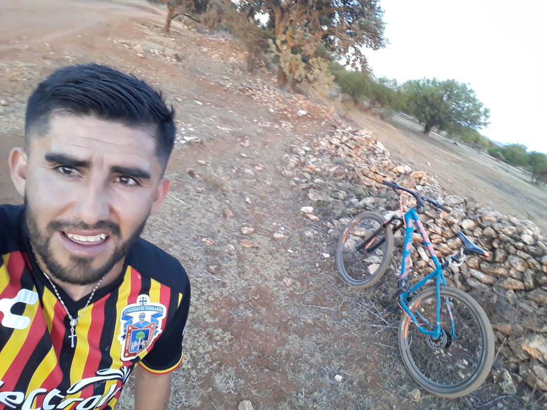De Joya 520, Víctor Rosales a Del Ferrocarril 38, Víctor Rosales