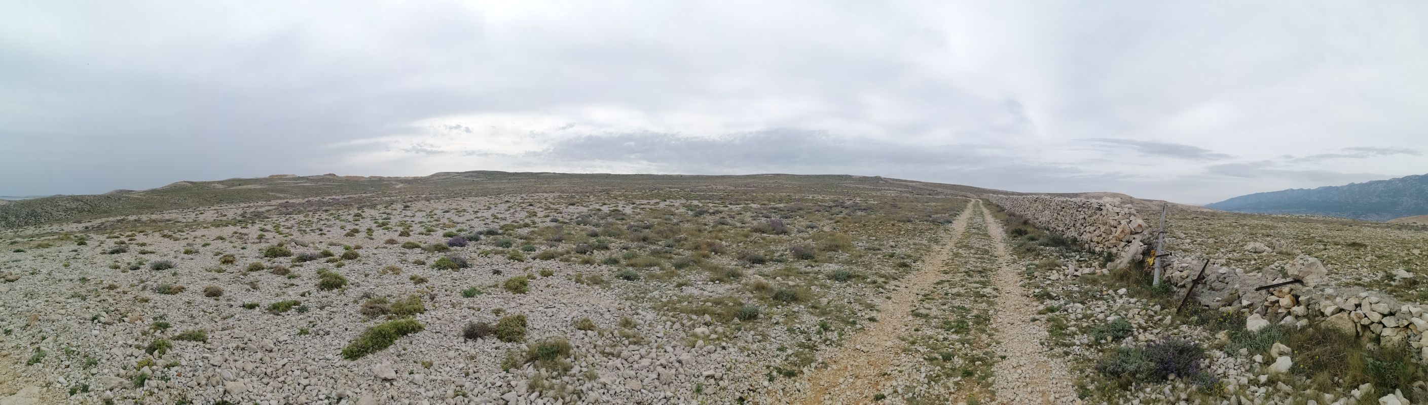 Moderate route in uvala mag