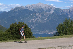 Hebe Bild 2 entlang der Bikemap-Route "Ponna" hervor