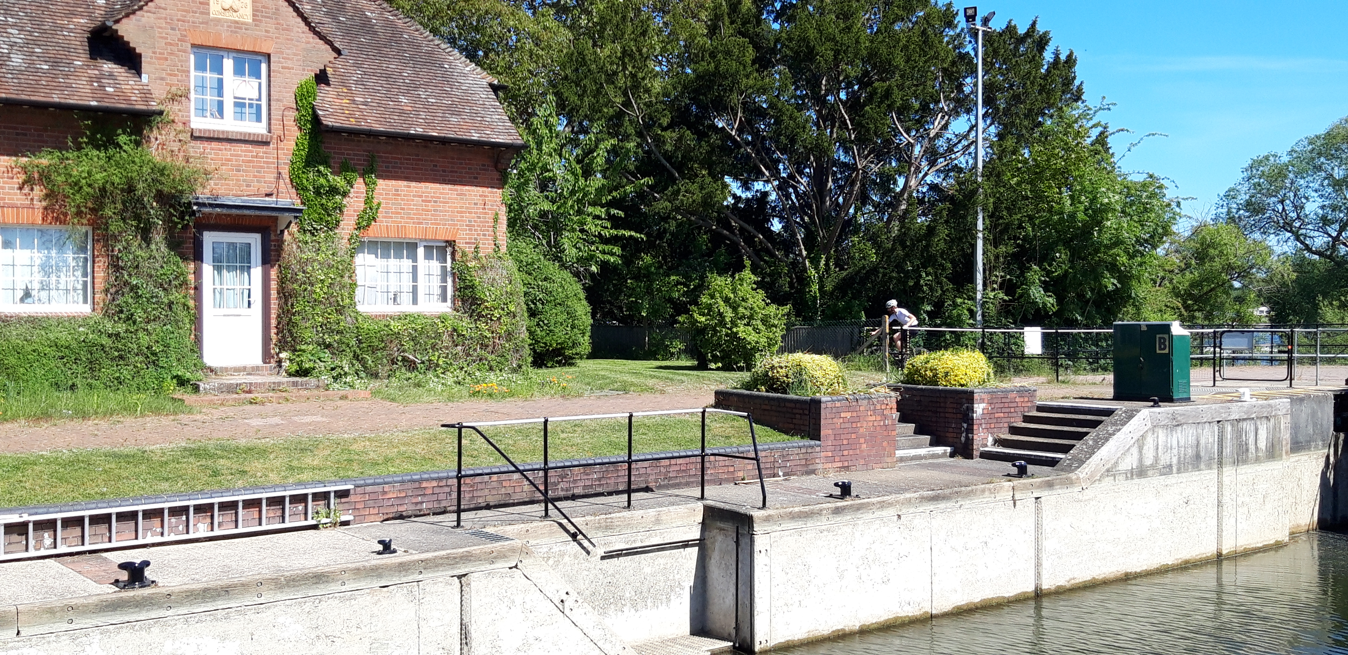 Henley Thames Path 15 mile circuit.