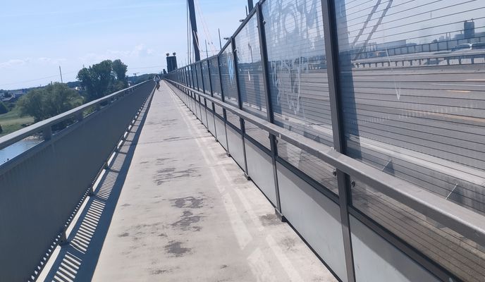 Foto 2 der Bikemap-Route "Bayarena - Breite Str" Foto 2 der Bikemap-Route "Bayarena - Breite Str"