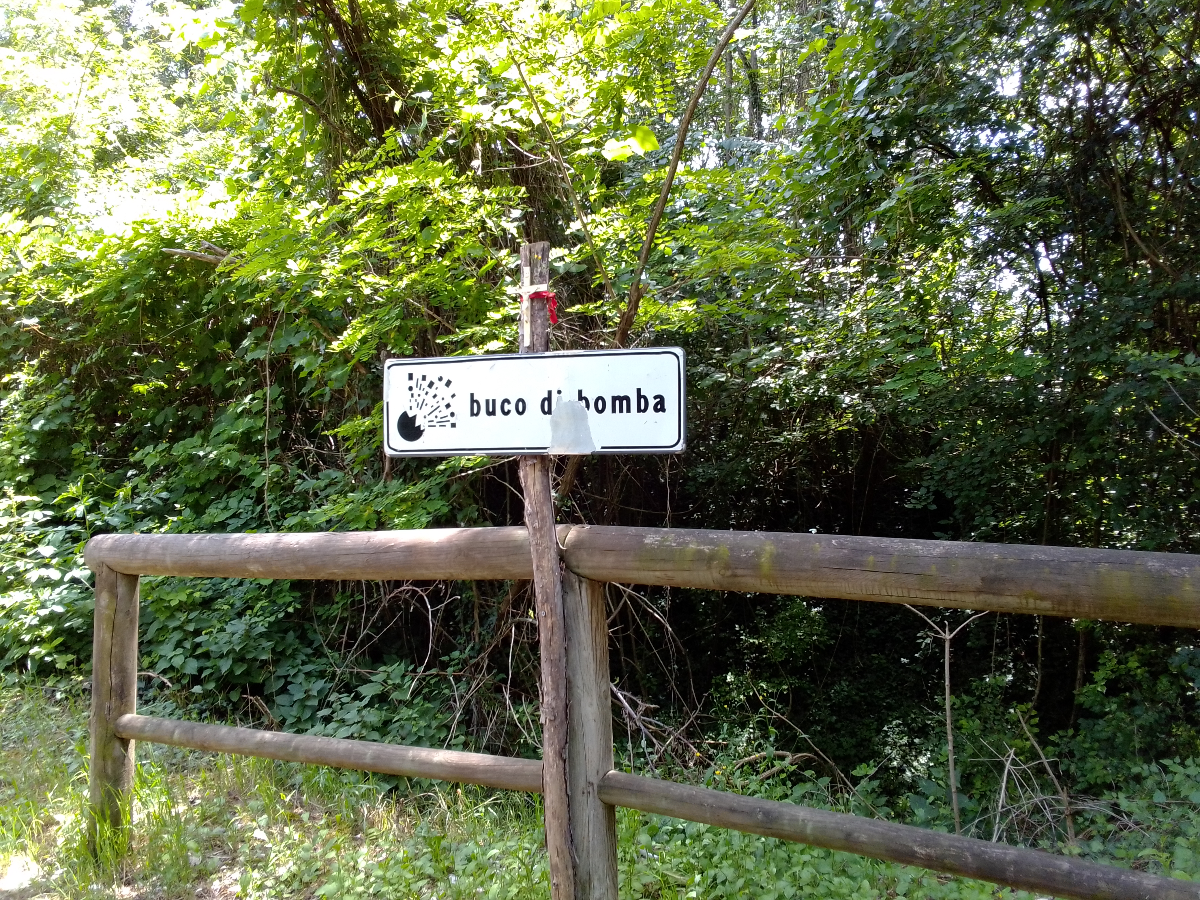 Hebe Bild 2 entlang der Bikemap-Route "TREVISO-OSTIGLIA 4 - DA PIOMBINO DESE A CAMPOSAMPIERO E RITORNO" hervor