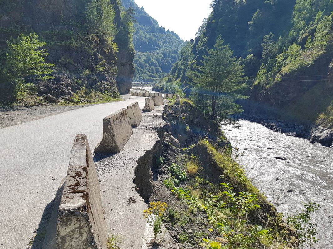 Gruzja - Pętla Swanecka, dzień 2: Jvari - Khaishi (Georgia - Svaneti Loop day 2)