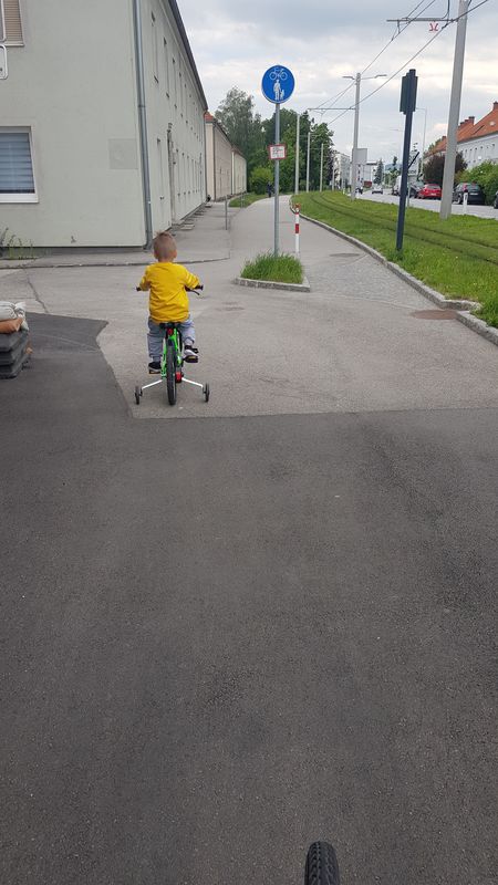 Lessingstraße 3, Traun nach Lessingstraße 1, Traun