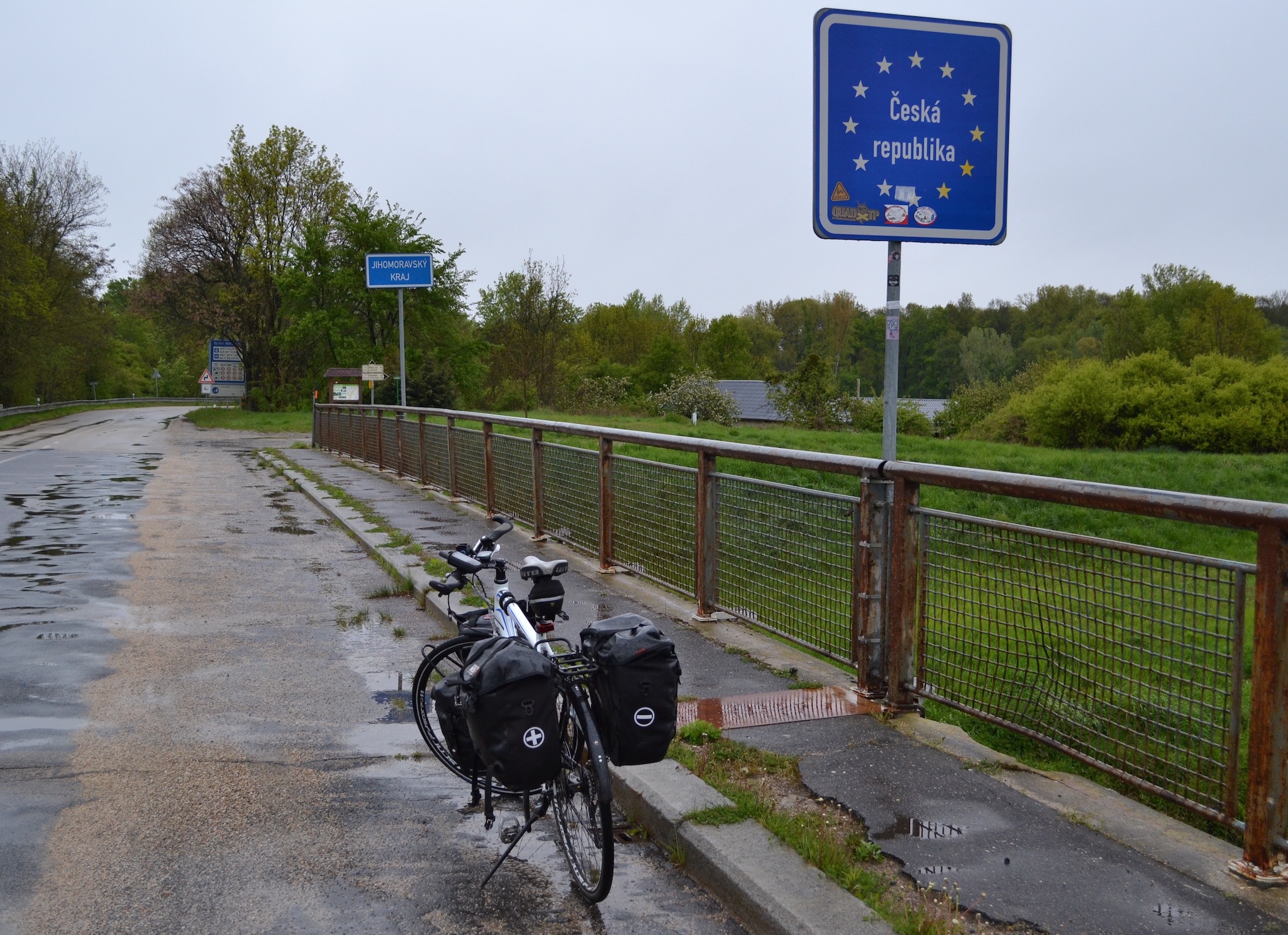 Hebe Bild 2 entlang der Bikemap-Route "Wien-Hamburg 02/10: Gajary (SVK) - Vrbovec (bei Znojmo) (CZE)" hervor