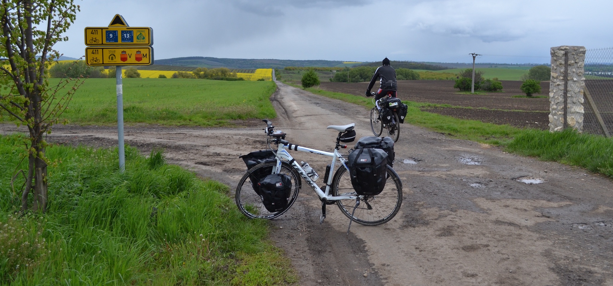 Hebe Bild 7 entlang der Bikemap-Route "Wien-Hamburg 02/10: Gajary (SVK) - Vrbovec (bei Znojmo) (CZE)" hervor