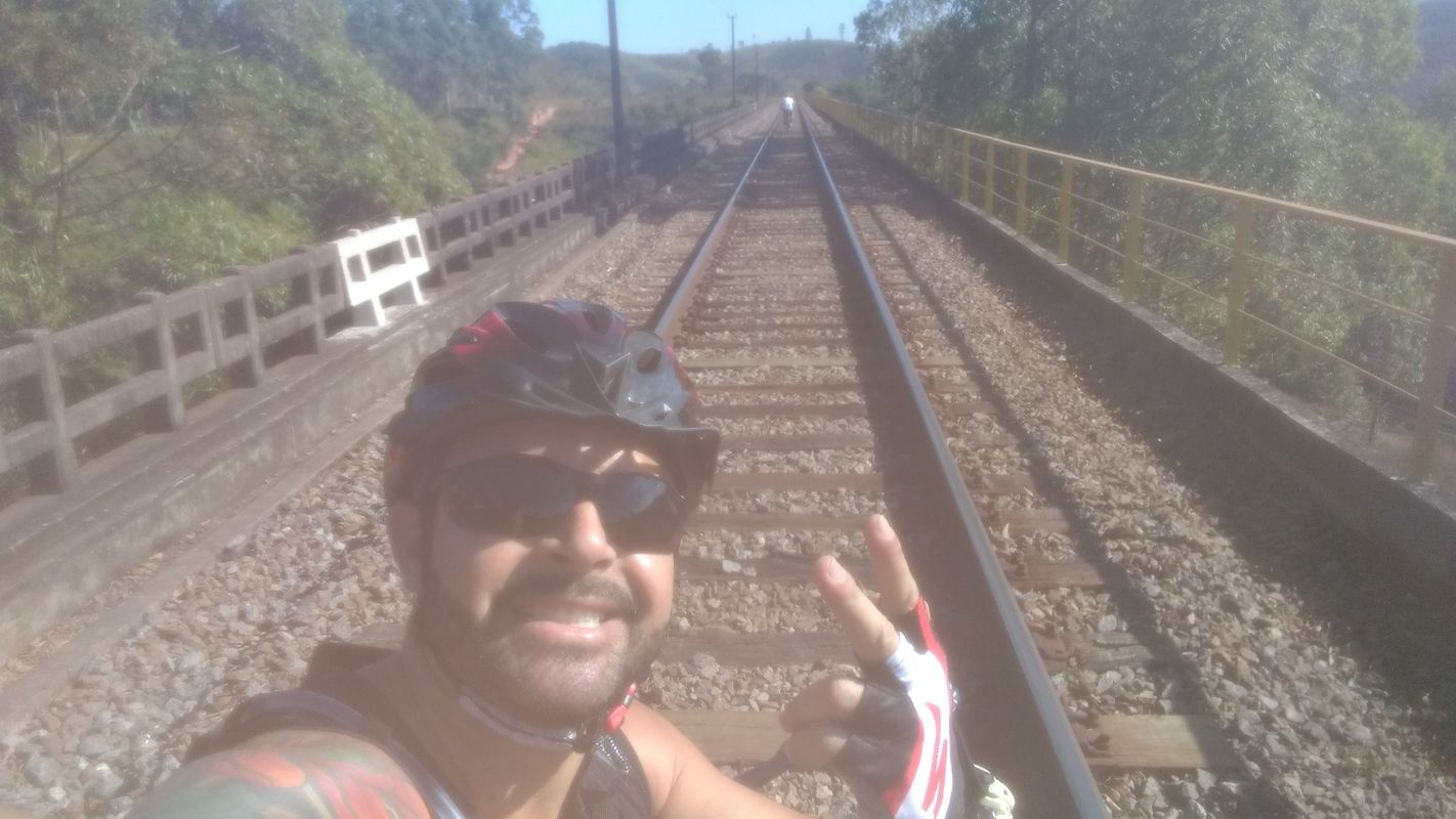 De Rua Pinheiro Grosso 801 a PraƧa LuĆsa Copati Mazoni 532