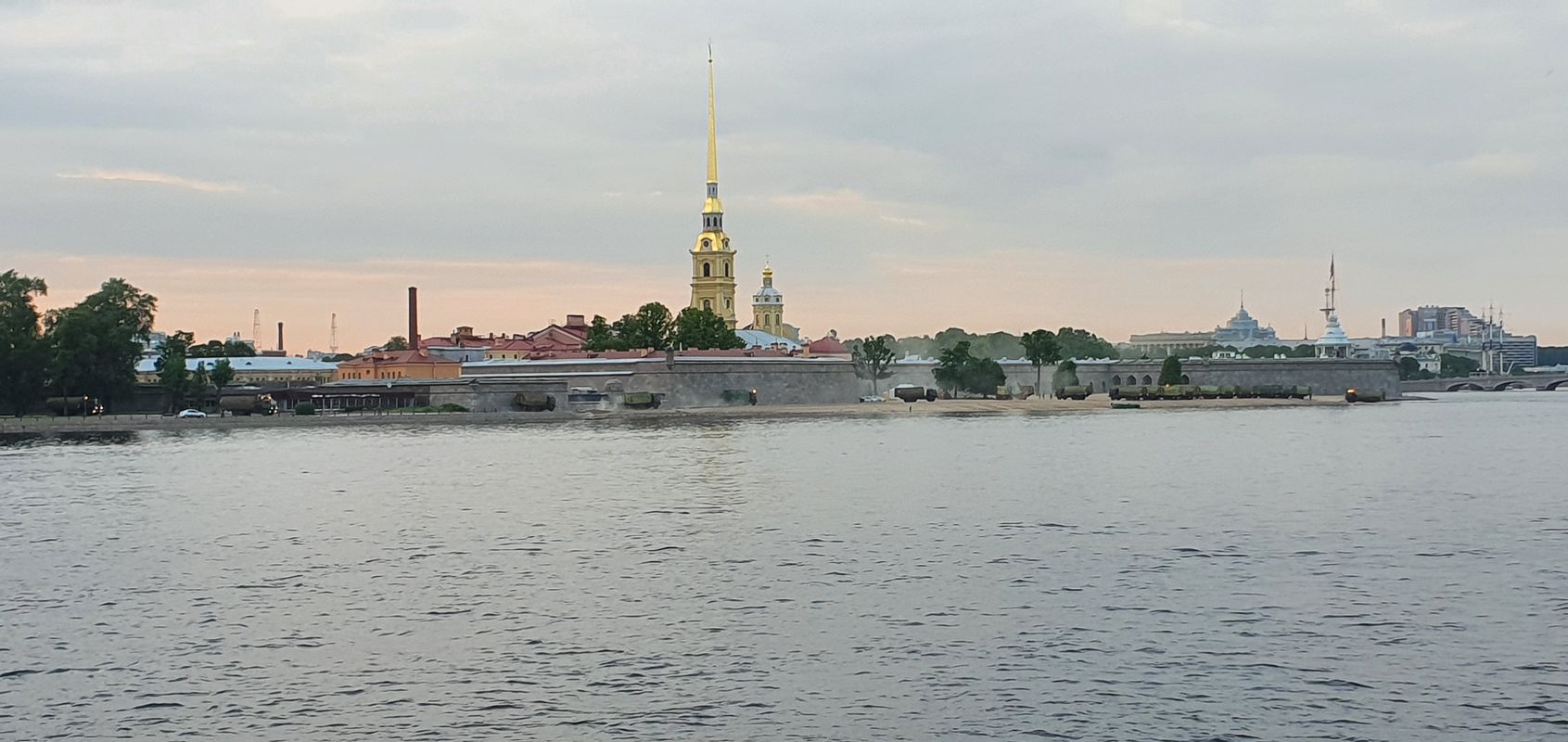 От Администрация Невского района, Санкт-Петербург до проспект Обуховской Обороны 163, Санкт-Петербург