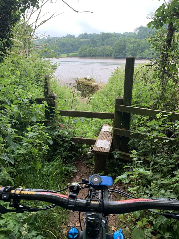 eMTB off and on Road trail