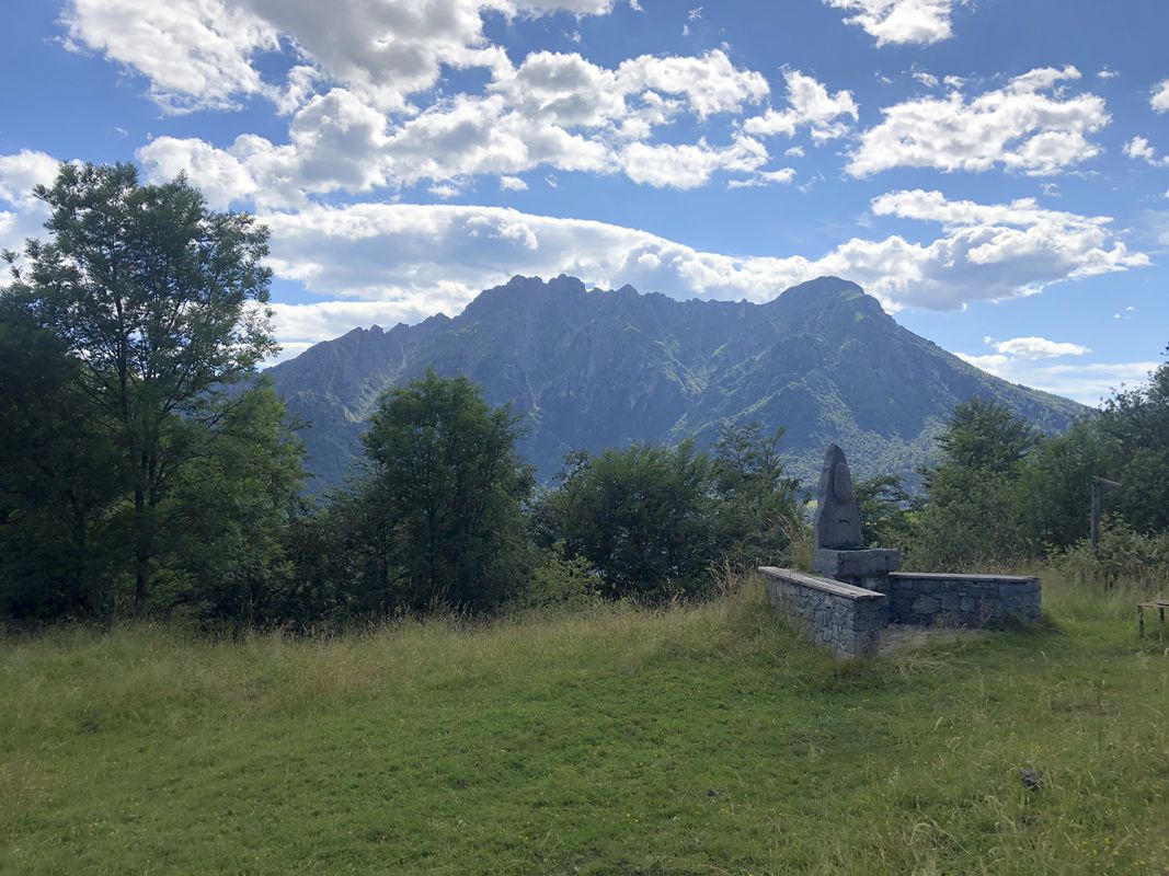 Da Via Fezzoli 13, Oltre il Colle a Via Scullera 4, Oneta