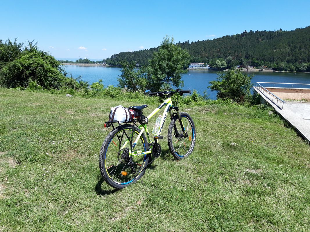 през Казичане, Лозен, Герман, Стената на езерото, Кокаляне и home