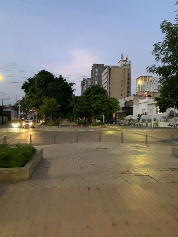 De Calle Joaquín Martínez Chavarria 2040, Guadalajara a Calle Carlos Reyes Avilés 3455, Guadalajara