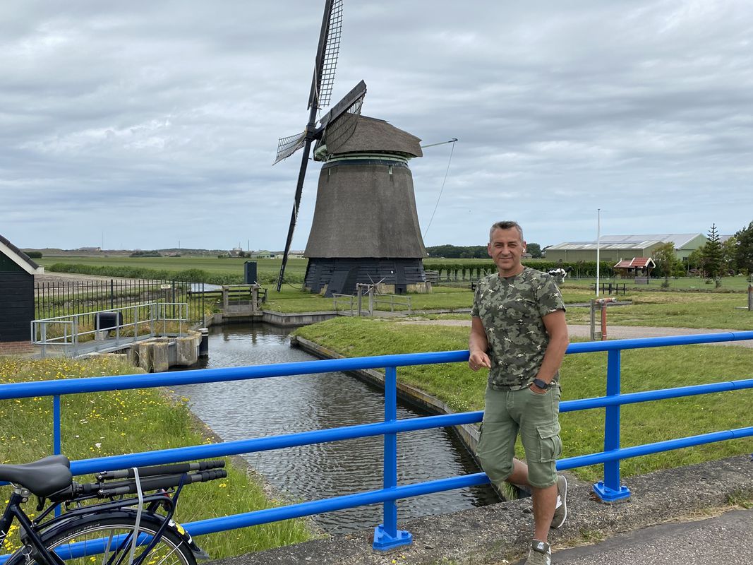 Easy ride in Sint Maartensvlotbrug
