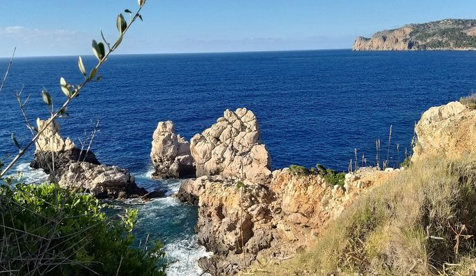 Photo 1 of the Bikemap route "Mallorca a peu: camí dels Pintors des de cala Deià a Llucalcari"